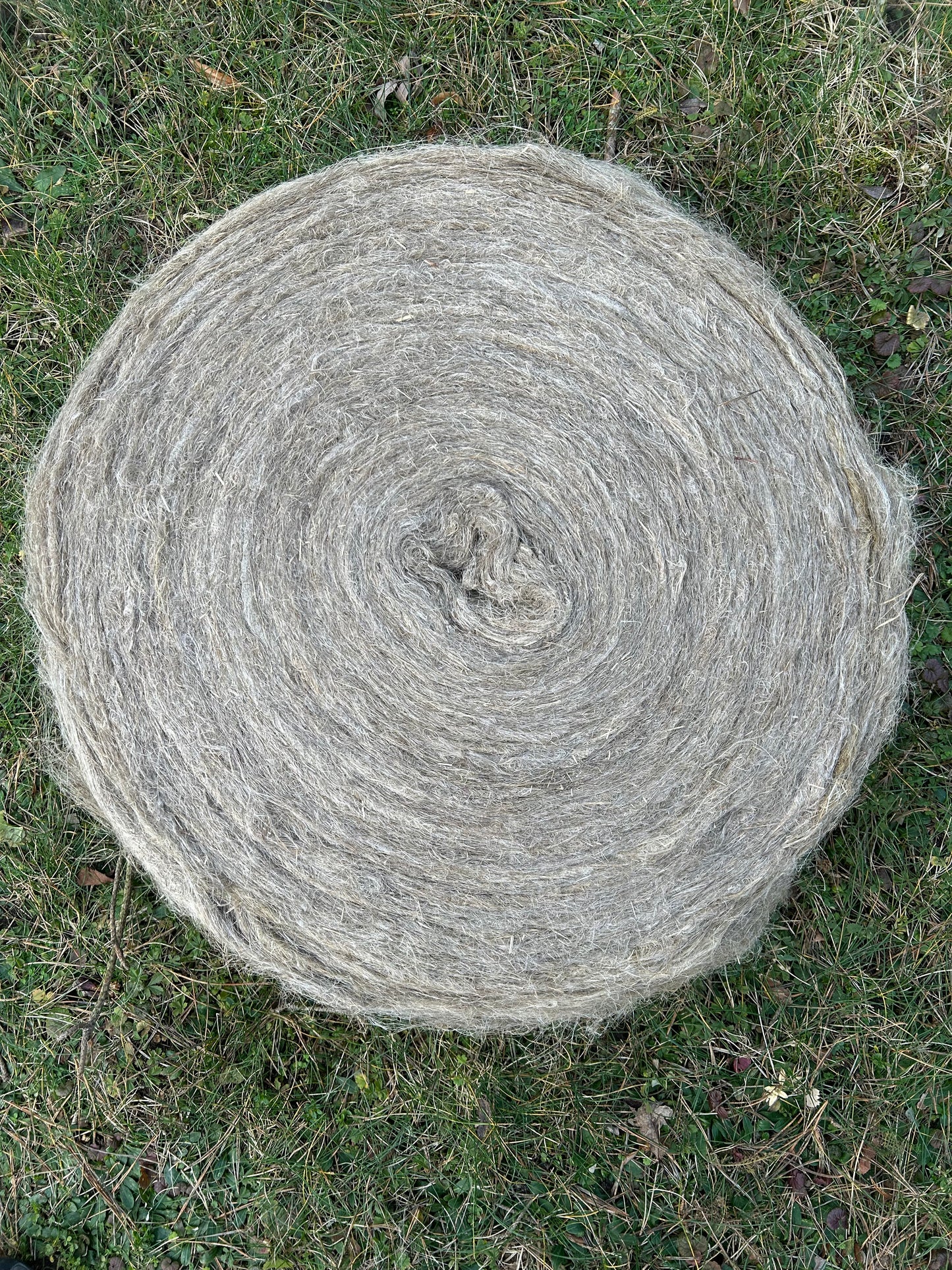 Taśma 100% len do izolacji domów z drewnianych bali lub drewna 12kg