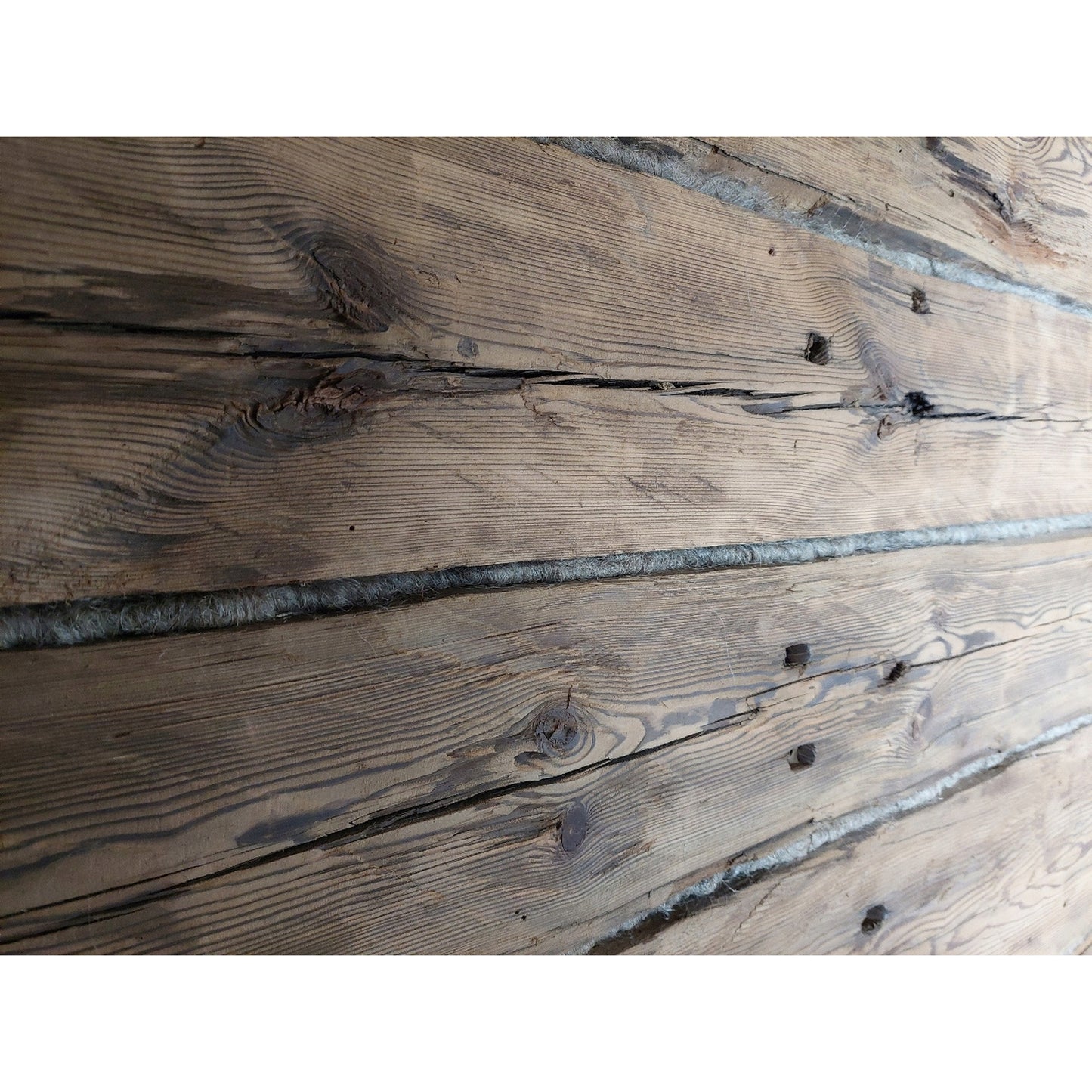 Taśma 100% len do izolacji domów z drewnianych bali lub drewna 12kg