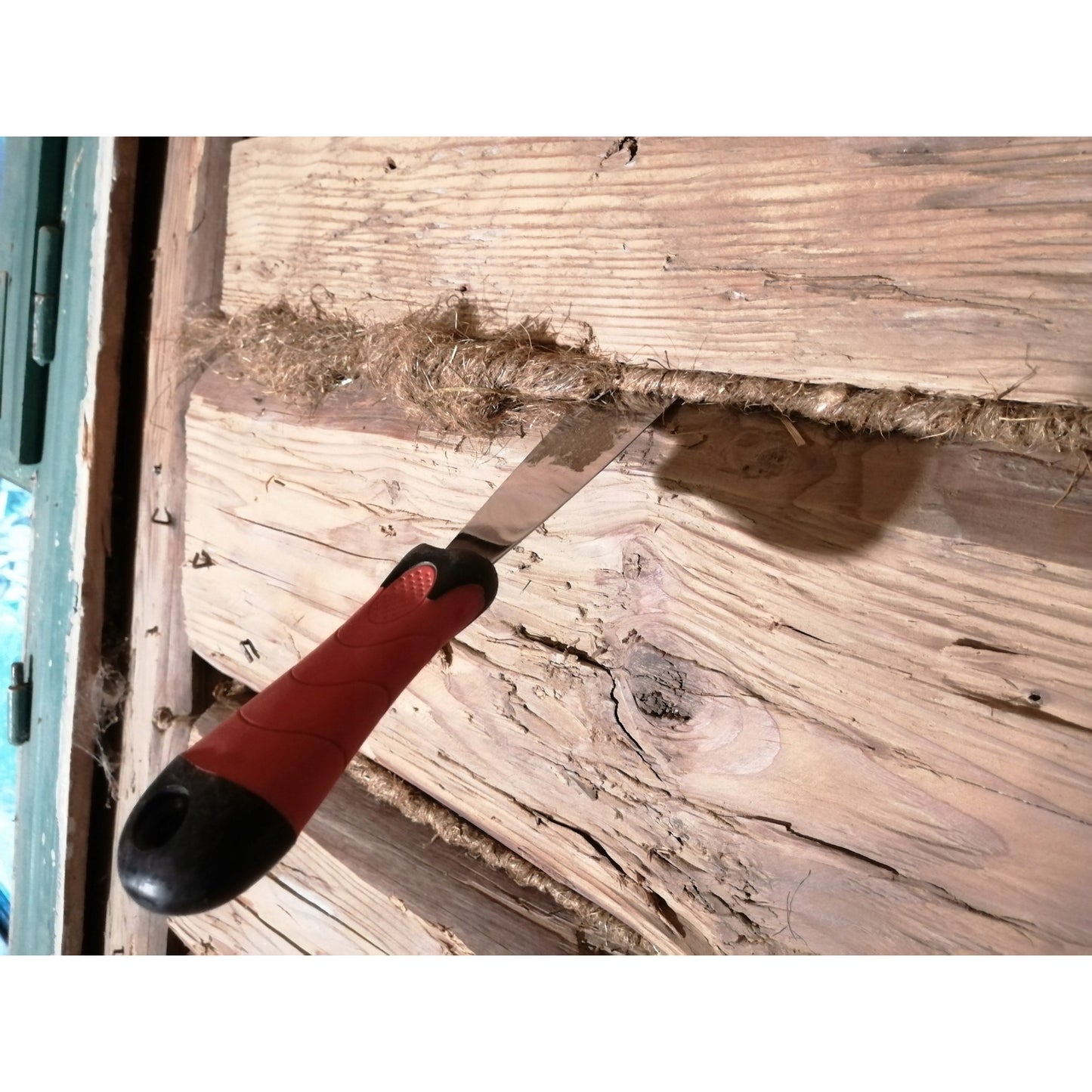 Taśma 100% len do izolacji domów z drewnianych bali lub drewna 12kg